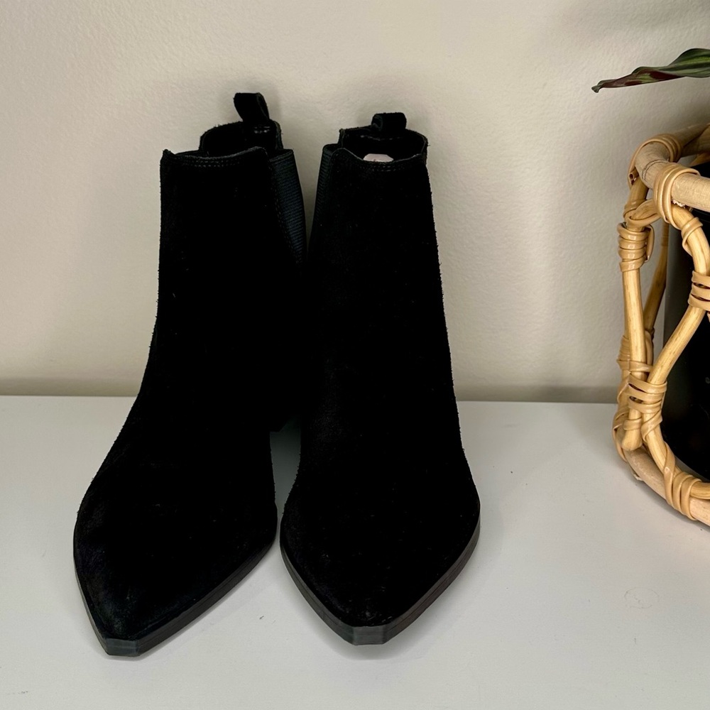 New Marc Fisher Black Suede Pointed-Toe Ankle Boots Slip-On Fall/Winter Size 6 - Picture 3 of 14